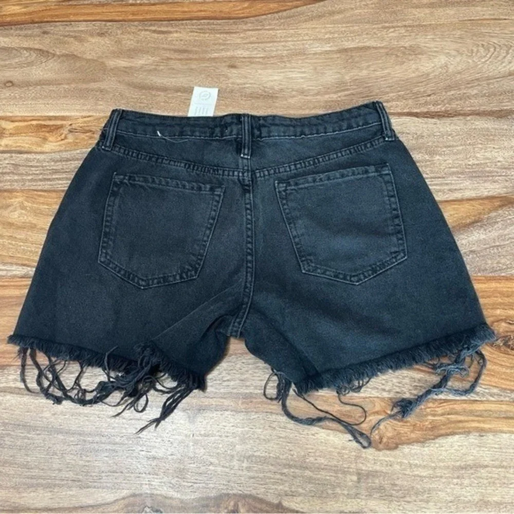 FOREVER‎ 21 Women Black Distressed Cutoff Denim Shorts Size 28 NWT